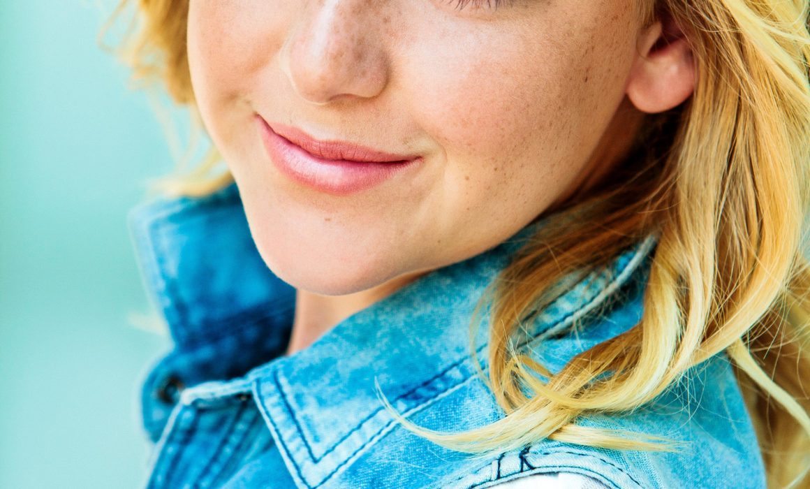Blonde Woman Headshot by Best LA Headshot Photographer, Michael Roud
